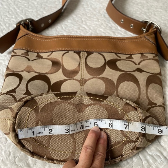 Coach Hobo Tote/Bucket Handbag Signature Canvas Brown/Tan - Picture 8 of 11